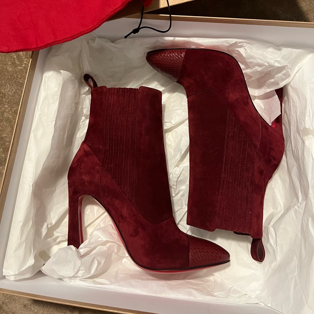 Christian Louboutin Me in the 80s 100 MM Jurassic 35.5 never worn NIB